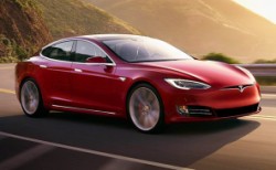 Tesla'dan menzil rekoru...