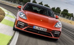 Porsche Panamera makyajlandı