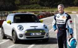 BOM'un usta pilotu elektrikli MINI'yi test etti