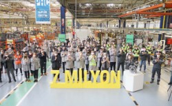 Oyak Renault'da 7 milyonuncu üretim gururu