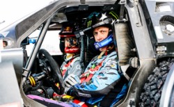 Ken Block, Audi'nin Dakar canavarını buz üzerinde kullandı