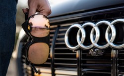 Audi'ler sanal gerçeklik platformuna dönüşüyor