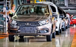 Lada fabrikasında üretim durdu