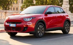 Fiat elektrikli SUV modeli 600e'yi tanıttı