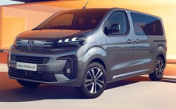 PEUGEOT E-TRAVELLER yollara çıkıyor
