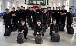 Mercedes-Benz başarılı öğrencilerini ağırladı