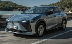 Lexus'un elektrikli modeli RZ 450e Türkiye’de