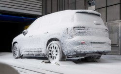 Yeni Mercedes GLB soğuk hava testlerinde