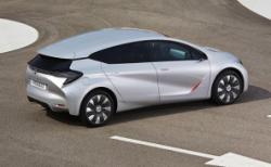 Renault’dan hibrit Eolab konsepti...
