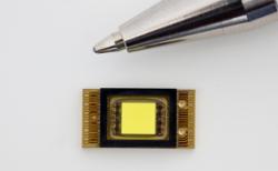 Mercedes-Benz, yüksek çözünürlüklü akıllı LED farlar üzerinde çalışıyor