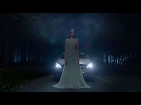 Mercedes-Benz A45 AMG'ye esprili reklam!
